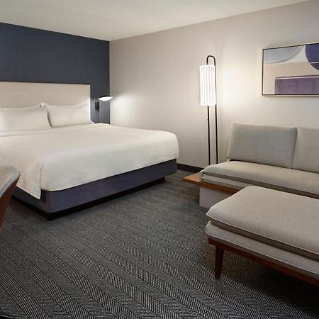 Courtyard By Marriott Toronto Mississauga/Meadowvale Hotel Exterior photo