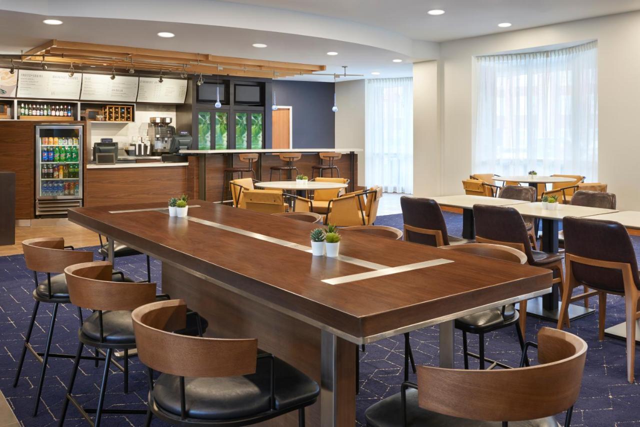 Courtyard By Marriott Toronto Mississauga/Meadowvale Hotel Exterior photo