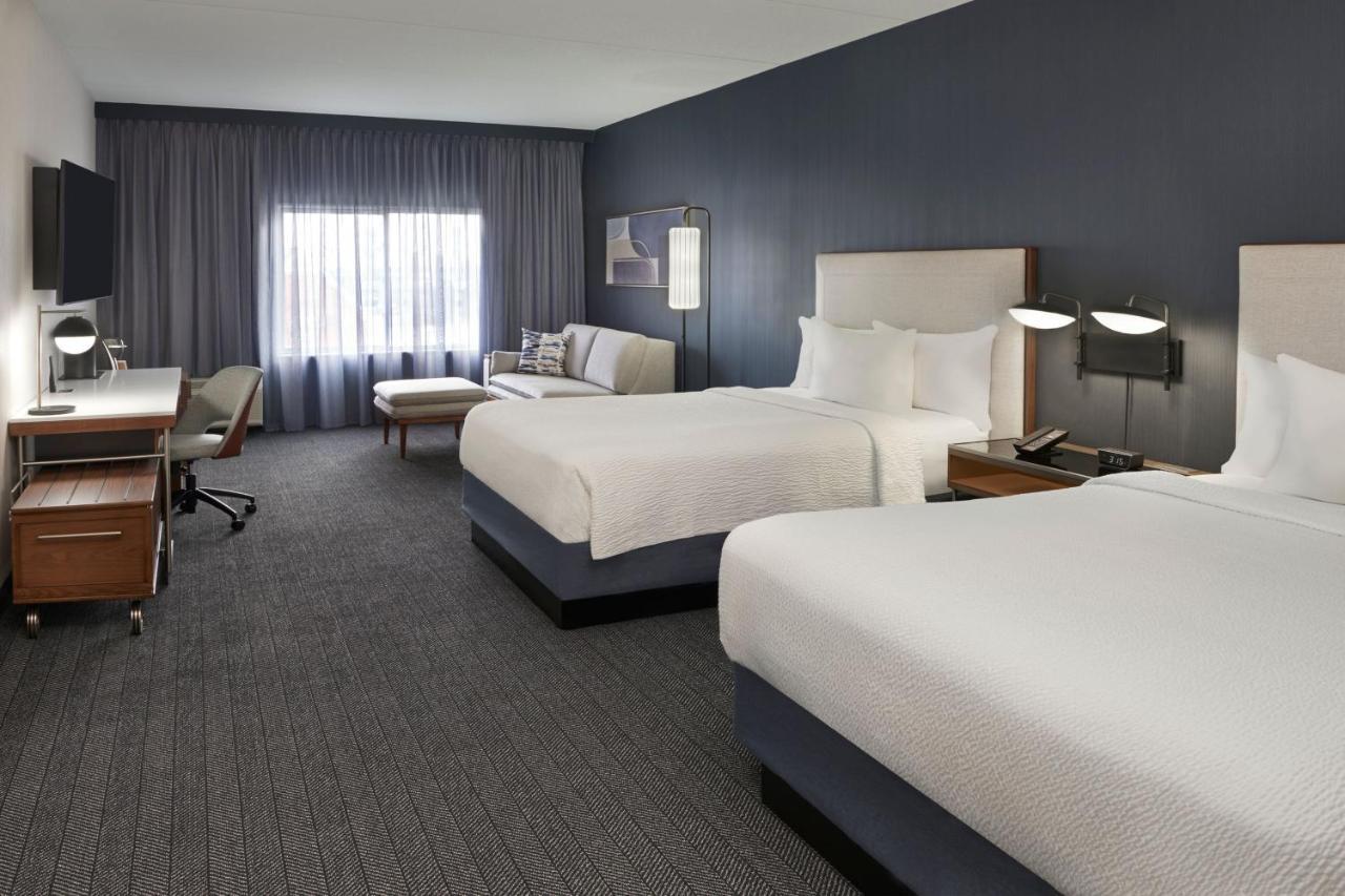 Courtyard By Marriott Toronto Mississauga/Meadowvale Hotel Exterior photo