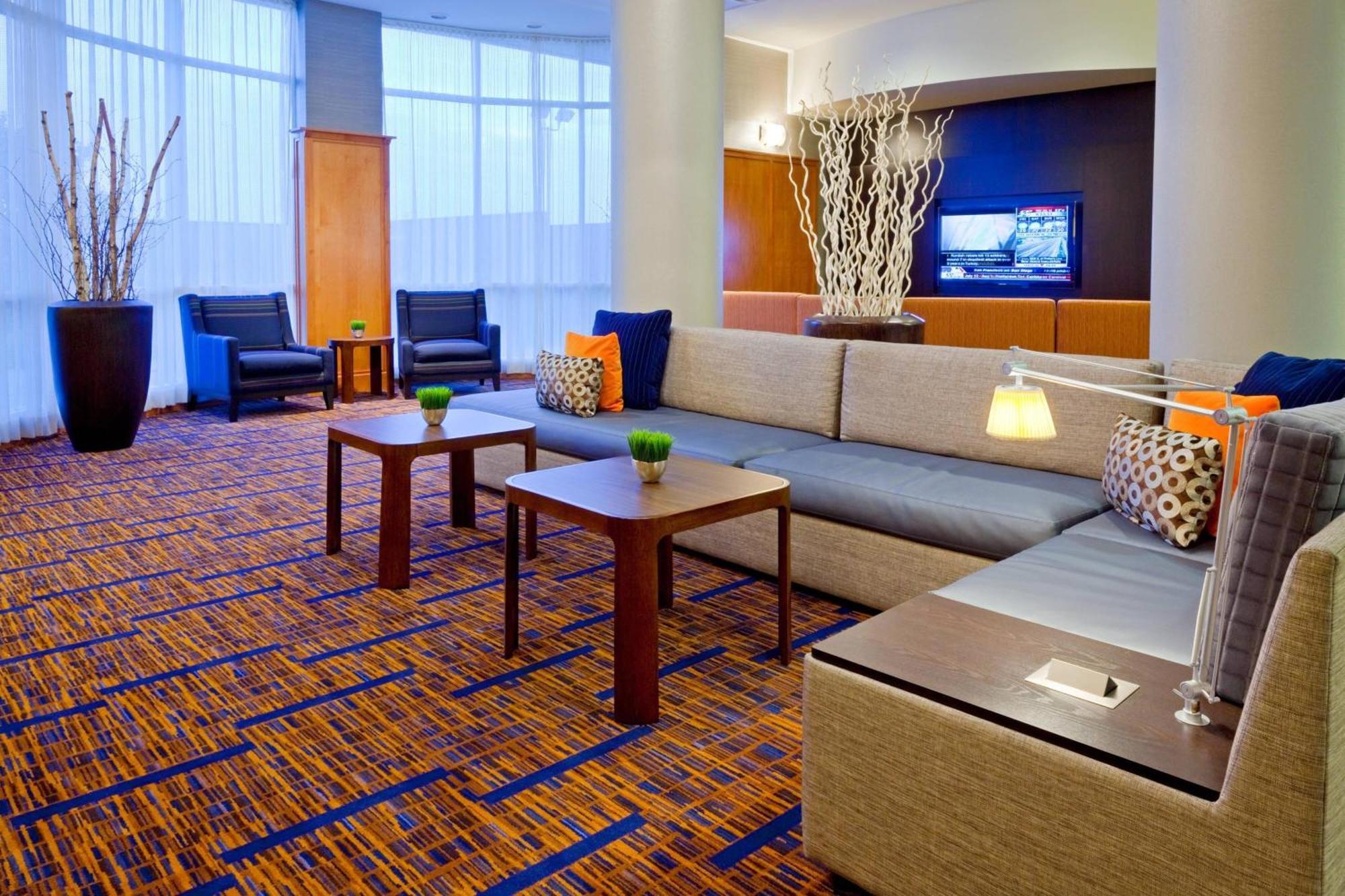 Courtyard By Marriott Toronto Mississauga/Meadowvale Hotel Exterior photo